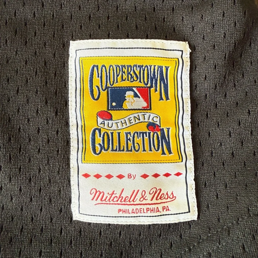 Mitchell & Ness Black Button-Up Jersey- Arizona Diamond Backs - Randy Johnson - Picture 4 of 5